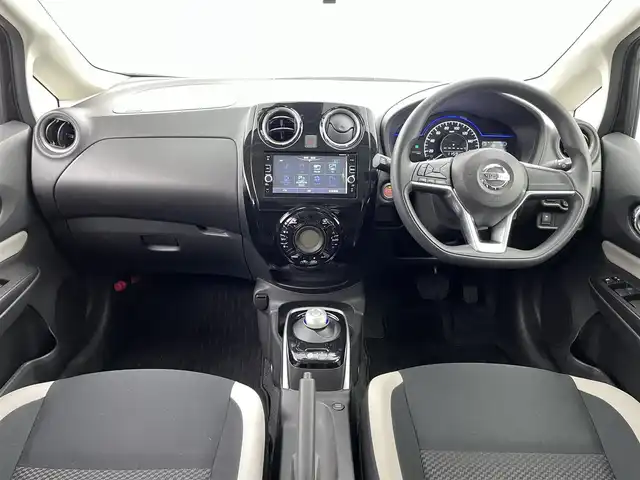 日産 ノート e－パワー X 福井県 2017(平29)年 1.9万km スーパーブラック 純正ナビ/【AM/FM/CD/Bluetooth/フルセグTV】/アラウンドビューモニター/ETC/デジタルインナーミラー/エマージェンシーブレーキ/レーンキープアシスト/純正フロアマット/純正アルミホイール/衝突軽減システム/ISOFIX/取扱説明書/コーナーセンサー