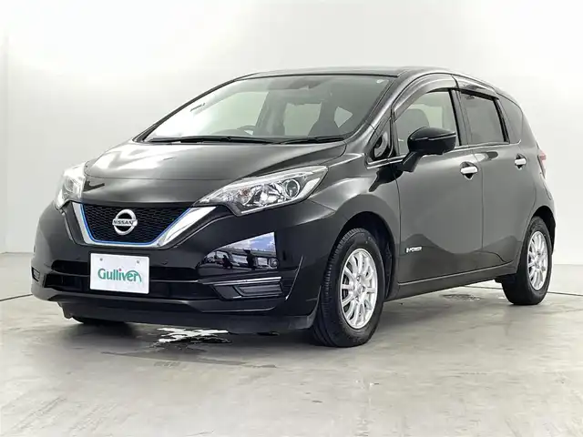 日産 ノート e－パワー X 福井県 2017(平29)年 1.9万km スーパーブラック 純正ナビ/【AM/FM/CD/Bluetooth/フルセグTV】/アラウンドビューモニター/ETC/デジタルインナーミラー/エマージェンシーブレーキ/レーンキープアシスト/純正フロアマット/純正アルミホイール/衝突軽減システム/ISOFIX/取扱説明書/コーナーセンサー