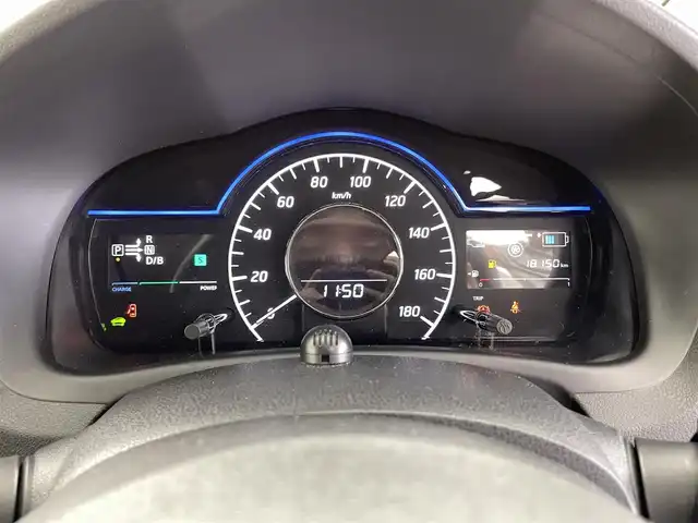 日産 ノート e－パワー X 福井県 2017(平29)年 1.9万km スーパーブラック 純正ナビ/【AM/FM/CD/Bluetooth/フルセグTV】/アラウンドビューモニター/ETC/デジタルインナーミラー/エマージェンシーブレーキ/レーンキープアシスト/純正フロアマット/純正アルミホイール/衝突軽減システム/ISOFIX/取扱説明書/コーナーセンサー