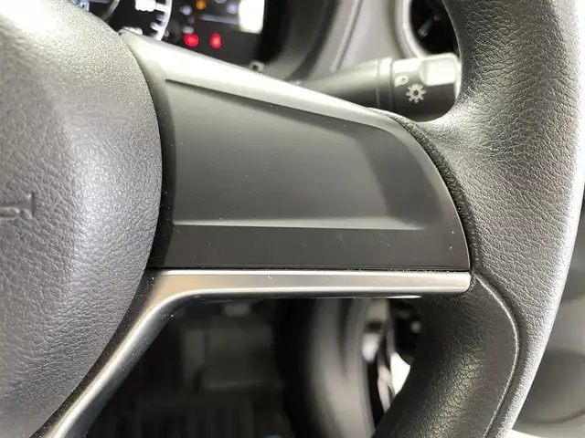 日産 ノート e－パワー X 福井県 2017(平29)年 1.9万km スーパーブラック 純正ナビ/【AM/FM/CD/Bluetooth/フルセグTV】/アラウンドビューモニター/ETC/デジタルインナーミラー/エマージェンシーブレーキ/レーンキープアシスト/純正フロアマット/純正アルミホイール/衝突軽減システム/ISOFIX/取扱説明書/コーナーセンサー
