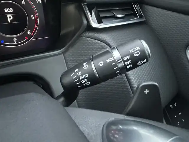 ランドローバー レンジローバーヴェラール SE 180PS 茨城県 2018(平30)年 7.9万km 白 純正ナビ/（AM.FM.BT）/フルセグTV/360°カメラ/ETC/ドラレコ/コンビニエンスパック/ドライブプロパック/HUD/パノラマSR/ACC/LKA/BSM/D/N席Pシート/D/N席シートH/パワーバックドア/スマートキー/プッシュスタート