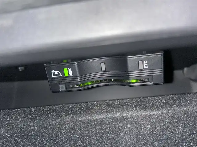 ランドローバー レンジローバーヴェラール SE 180PS 茨城県 2018(平30)年 7.9万km 白 純正ナビ/（AM.FM.BT）/フルセグTV/360°カメラ/ETC/ドラレコ/コンビニエンスパック/ドライブプロパック/HUD/パノラマSR/ACC/LKA/BSM/D/N席Pシート/D/N席シートH/パワーバックドア/スマートキー/プッシュスタート