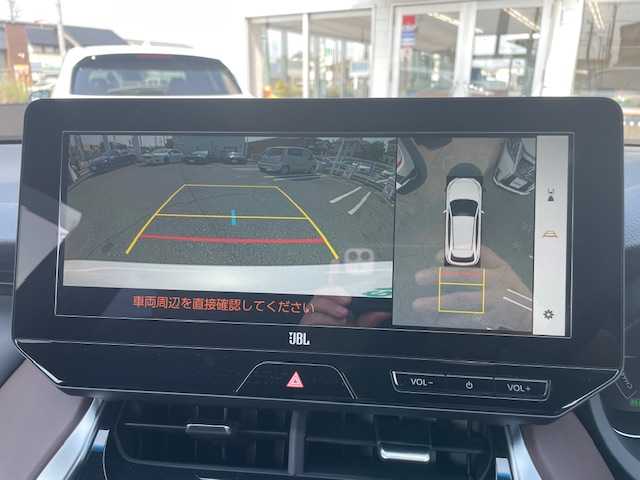 トヨタ ハリアー ハイブリッド Z レザーパッケージ 三重県 2024(令6)年 0.3万km プラチナホワイトパールマイカ メーカーオプション/・調光パノラマルーフ/・パノラミックビューモニター/・おくだけ充電/セーフティセンス/・プリクラッシュセーフティ/・レーントレーシングアシスト/・レーダークルーズコントロール/・アダプティブハイビームアシスト/・ロードサインアシスト/・カーブ速度抑制機能/・ドライバー異常時対応システム/・横断歩行者検知機能/・低速時加速抑制機能/・緊急時操舵支援/ブラインドスポットモニター/パーキングサポートブレーキ/モデリスタエアロ/JBLプレミアムサウンドシステム/純正12.3型ディスプレイオーディオプラス/【Bluetooth/USB/Miracast】/ビルトインETC2.0/カラーヘッドアップディスプレイ/パワーバックドア/レザーシート/D/N席パワーシート/D/N席シートベンチレーション/D/N席シートヒーター/ステアリングヒーター/オートライト/プロジェクター式LEDヘッドランプ/デイタイムランニングランプ/LEDフロントフォグランプ/225/55R19インチ純正AW/プッシュスタート/スマートキー/スペアキー/純正フロアマット