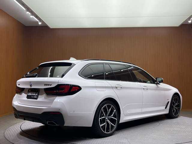 ＢＭＷ ＢＭＷ ５２３ｄ ツーリングxDrive Mスポーツ 千葉県 2023(令5)年 4.1万km アルピンホワイト ハイラインＰＫＧ　/黒革シート　/ＡＣＣ　/ナビ　/ＴＶ　/Ｂｌｕｅｔｏｏｔｈ接続　/Ｂカメラ　/ＨＵＤ　/シートヒーター　/電動リアゲート　/パーキングアシスタント　/オートハイビーム　/衝突軽減Ｂ　/ＢＳＭ　/ＬＫＡ　/ＥＴＣ
