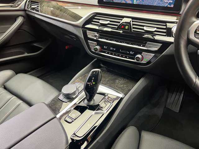 ＢＭＷ ＢＭＷ ５２３ｄ ツーリングxDrive Mスポーツ 千葉県 2023(令5)年 4.1万km アルピンホワイト ハイラインＰＫＧ　/黒革シート　/ＡＣＣ　/ナビ　/ＴＶ　/Ｂｌｕｅｔｏｏｔｈ接続　/Ｂカメラ　/ＨＵＤ　/シートヒーター　/電動リアゲート　/パーキングアシスタント　/オートハイビーム　/衝突軽減Ｂ　/ＢＳＭ　/ＬＫＡ　/ＥＴＣ