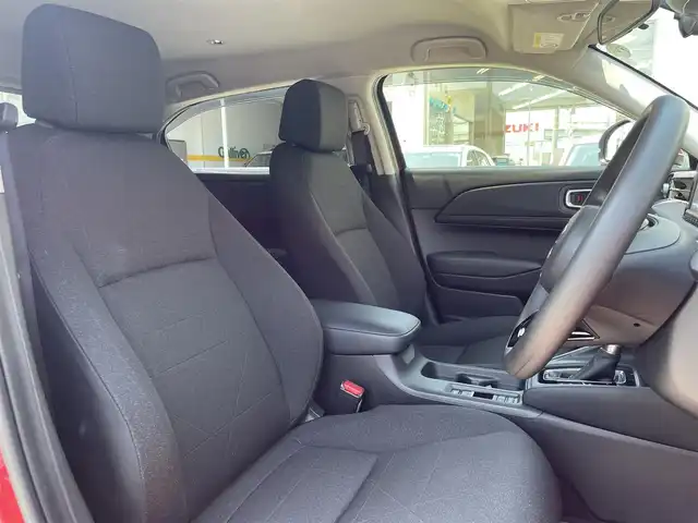 ホンダ ヴェゼル G 福岡県 2022(令4)年 1.7万km プレミアムクリスタルレッドM 純正ディーラーナビ/Bluetooth対応/フルセグTV/AM/FM/置くだけ充電/クルーズコントロール/ダウンヒルアシストコントロール/バックカメラ/ビルトインETC/純正アルミホイール/純正フロアマット/コーナーセンサー/プッシュスタート/ドアバイザー/アイドリングストップ/保証書/取扱説明書/スマートキー