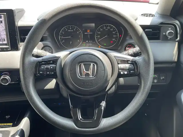 ホンダ ヴェゼル G 福岡県 2022(令4)年 1.7万km プレミアムクリスタルレッドM 純正ディーラーナビ/Bluetooth対応/フルセグTV/AM/FM/置くだけ充電/クルーズコントロール/ダウンヒルアシストコントロール/バックカメラ/ビルトインETC/純正アルミホイール/純正フロアマット/コーナーセンサー/プッシュスタート/ドアバイザー/アイドリングストップ/保証書/取扱説明書/スマートキー