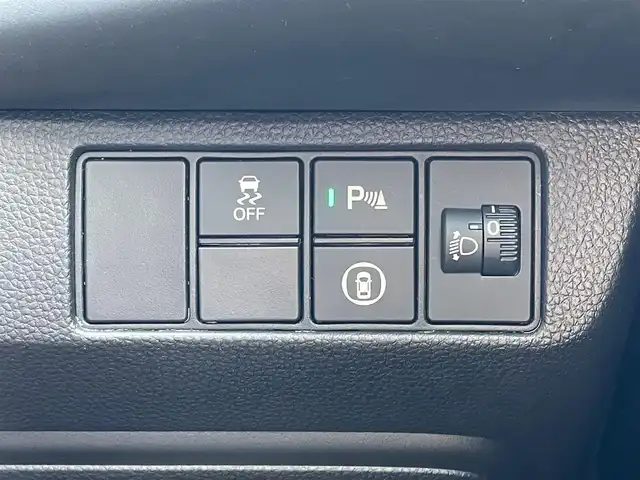 ホンダ ヴェゼル G 福岡県 2022(令4)年 1.7万km プレミアムクリスタルレッドM 純正ディーラーナビ/Bluetooth対応/フルセグTV/AM/FM/置くだけ充電/クルーズコントロール/ダウンヒルアシストコントロール/バックカメラ/ビルトインETC/純正アルミホイール/純正フロアマット/コーナーセンサー/プッシュスタート/ドアバイザー/アイドリングストップ/保証書/取扱説明書/スマートキー