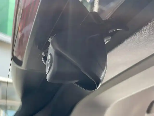 ホンダ ヴェゼル G 福岡県 2022(令4)年 1.7万km プレミアムクリスタルレッドM 純正ディーラーナビ/Bluetooth対応/フルセグTV/AM/FM/置くだけ充電/クルーズコントロール/ダウンヒルアシストコントロール/バックカメラ/ビルトインETC/純正アルミホイール/純正フロアマット/コーナーセンサー/プッシュスタート/ドアバイザー/アイドリングストップ/保証書/取扱説明書/スマートキー