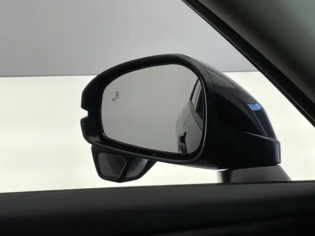 ホンダ ヴェゼル ハイブリッド e:HEV Z 愛知県 2025(令7)年 0.1千km クリスタルブラックパール 登録済未使用車/純正9型ナビ/Bluetooth/フルセグTV/ETC2.0/バックカメラ/BSM/パワーバックドア/ステアリングヒーター/前席シートヒーター/ワイヤレス充電/LEDヘッドライト/追従クルーズコントロール/禁煙車/ホンダセンシング/後退出庫サポート/e:HEV Z　3VC4AZ　Honda CONNECTディスプレー+ETC2.0車載器+ワイヤレス充電器(220/000)