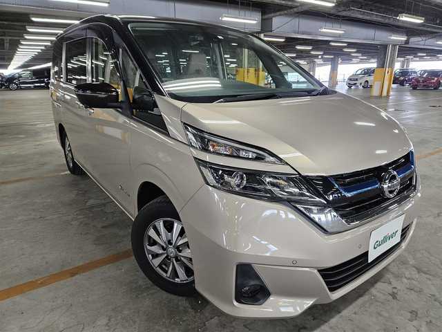 日産 セレナ e－パワー XV 宮崎県 2018(平30)年 6.1万km カシミヤグレージュ 2トーン 法人ワンオーナー/純正9型ナビ/　(Bluetooth/DVD/Blu-ray)/両側パワースライドドア/インテリジェントアラウンドビューモニター/ビルトインETC/純正11型後席専用モニター/インテリジェントクルーズコントロール/ソナー機能/セーフティパックB/・プロパイロット/・車線逸脱防止支援システム/・インテリジェントルームミラー/・踏み間違い衝突防止アシスト/・インテリジェントパーキングアシスト/・標識検知機能/・ふらつき警報/オートライト/本革巻きステアリング/ブラウン合皮コンビシート/2列目キャプテンシート/純正15インチアルミホイール/インテリジェントキー/プッシュパワースターター/禁煙車