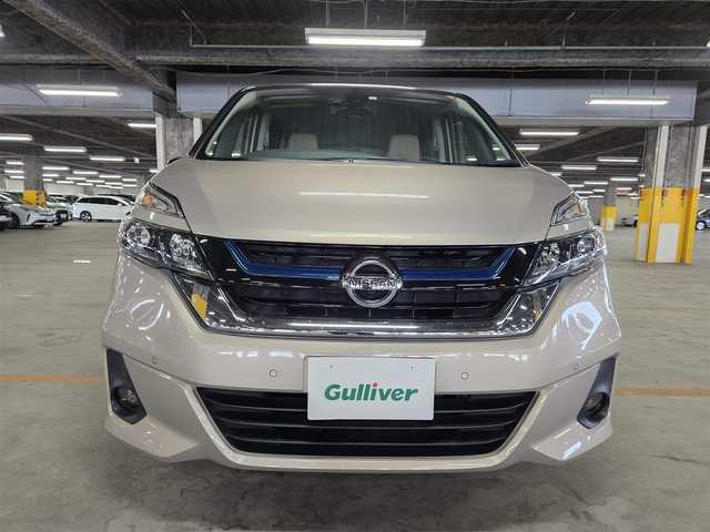 日産 セレナ e－パワー XV 宮崎県 2018(平30)年 6.1万km カシミヤグレージュ 2トーン 法人ワンオーナー/純正9型ナビ/　(Bluetooth/DVD/Blu-ray)/両側パワースライドドア/インテリジェントアラウンドビューモニター/ビルトインETC/純正11型後席専用モニター/インテリジェントクルーズコントロール/ソナー機能/セーフティパックB/・プロパイロット/・車線逸脱防止支援システム/・インテリジェントルームミラー/・踏み間違い衝突防止アシスト/・インテリジェントパーキングアシスト/・標識検知機能/・ふらつき警報/オートライト/本革巻きステアリング/ブラウン合皮コンビシート/2列目キャプテンシート/純正15インチアルミホイール/インテリジェントキー/プッシュパワースターター/禁煙車