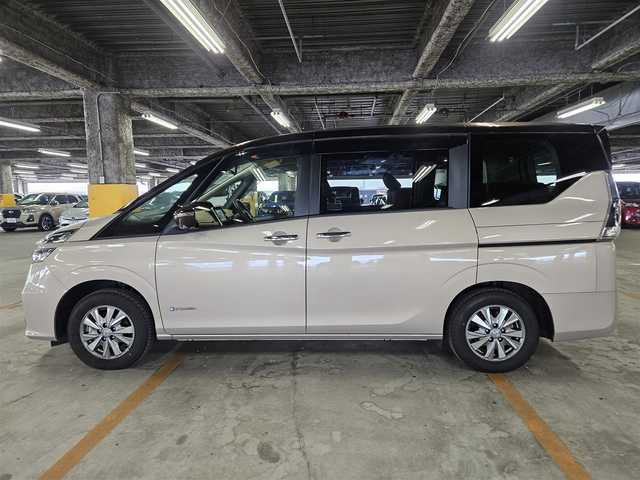 日産 セレナ e－パワー XV 宮崎県 2018(平30)年 6.1万km カシミヤグレージュ 2トーン 法人ワンオーナー/純正9型ナビ/　(Bluetooth/DVD/Blu-ray)/両側パワースライドドア/インテリジェントアラウンドビューモニター/ビルトインETC/純正11型後席専用モニター/インテリジェントクルーズコントロール/ソナー機能/セーフティパックB/・プロパイロット/・車線逸脱防止支援システム/・インテリジェントルームミラー/・踏み間違い衝突防止アシスト/・インテリジェントパーキングアシスト/・標識検知機能/・ふらつき警報/オートライト/本革巻きステアリング/ブラウン合皮コンビシート/2列目キャプテンシート/純正15インチアルミホイール/インテリジェントキー/プッシュパワースターター/禁煙車