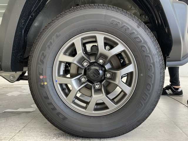 スズキ ジムニー ノマド FC 愛知県 2025(令7)年 0.1千km Ｄグリーン 登録済未使用車/衝突軽減システム/レーダークルーズコントロール/シートヒーター/コーナーセンサー/純正アルミホイール/LEDヘッドライト/ダウンヒルアシストコントロール/オートマチックハイビーム/４WD/ステアリングスイッチ/スマートキー/プッシュスタート