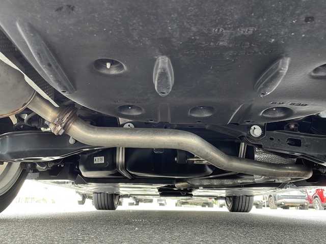 トヨタ カムリ G レザーパッケージ 山口県 2020(令2)年 4.3万km プラチナホワイトパールマイカ 純正ディスプレイオーディオ/・ナビ機能あり/・フルセグテレビ/・Bluetooth機能/・CD/DVD再生/・AM/FMラジオ/・交通情報/・Miracast/・USB入力端子/・ハンズフリー通話/バックカメラ/ヘッドアップディスプレイ/ETC/ドライブレコーダー/D/N席シートヒーター/クルーズコントロール/パワーシート/純正18インチアルミホイール/Toyota Safty Sense/・LDA/・ふらつき検知/・プリクラッシュセーフティ/・ブラインドスポットモニター/・リアクロストラフィックアラート/・パーキングサポートブレーキ/・クリアランスソナー/・オートハイビーム/スタッドレスAW積み込み