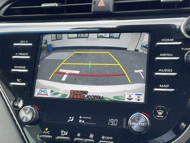 トヨタ カムリ G レザーパッケージ 山口県 2020(令2)年 4.3万km プラチナホワイトパールマイカ 純正ディスプレイオーディオ/・ナビ機能あり/・フルセグテレビ/・Bluetooth機能/・CD/DVD再生/・AM/FMラジオ/・交通情報/・Miracast/・USB入力端子/・ハンズフリー通話/バックカメラ/ヘッドアップディスプレイ/ETC/ドライブレコーダー/D/N席シートヒーター/クルーズコントロール/パワーシート/純正18インチアルミホイール/Toyota Safty Sense/・LDA/・ふらつき検知/・プリクラッシュセーフティ/・ブラインドスポットモニター/・リアクロストラフィックアラート/・パーキングサポートブレーキ/・クリアランスソナー/・オートハイビーム/スタッドレスAW積み込み