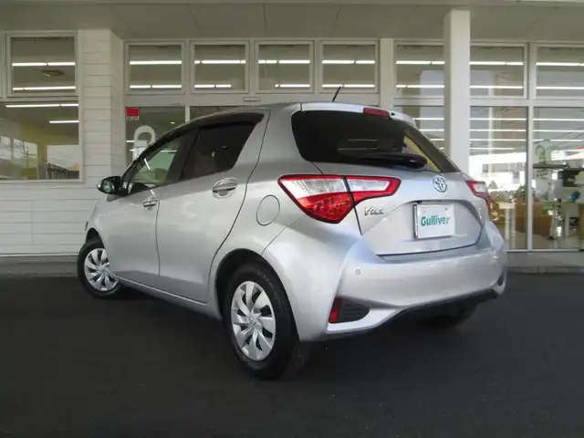 トヨタ ヴィッツ F セーフティーエディションⅡ 千葉県 2018(平30)年 2万km シルバーM ワンオーナー/純正SDナビ、ワンセグTV/バックカメラ/純正オーディオ【CD/BT/SD】/Toyota Safety Sense/LEDヘッドライト&ハロゲンフォグランプ/クリアランスソナー/先行車発進告知/ナビ連動ステアリングスイッチ/純正前方ドライブレコーダー/スペアキー/取扱説明書/ナビ取扱説明書/新車時保証書/トヨタ整備記録簿(R1/R2/R3/R4/R5)