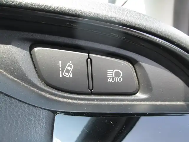 トヨタ ヴィッツ F セーフティーエディションⅡ 千葉県 2018(平30)年 2万km シルバーM ワンオーナー/純正SDナビ、ワンセグTV/バックカメラ/純正オーディオ【CD/BT/SD】/Toyota Safety Sense/LEDヘッドライト&ハロゲンフォグランプ/クリアランスソナー/先行車発進告知/ナビ連動ステアリングスイッチ/純正前方ドライブレコーダー/スペアキー/取扱説明書/ナビ取扱説明書/新車時保証書/トヨタ整備記録簿(R1/R2/R3/R4/R5)