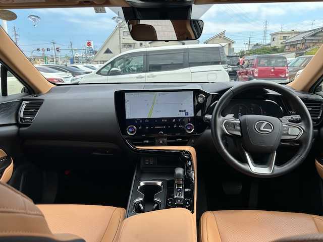 レクサス ＮＸ 250 バージョンL 大阪府 2022(令4)年 3万km ソニッククォーツ １４インチナビ　/フルセグ　/全方位カメラ　/サンルーフ　/ブラインドスポットモニター　/レーダークルーズコントロール　/レザーシート　/全席シートヒーター　/エアーシート　/パワーバックドア　/ETC　/マット　/メモリーシート/AC100V/レーンチェンジアシスト/カードキー