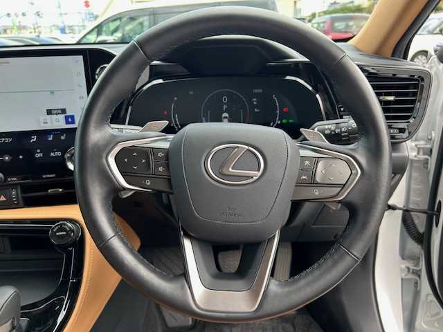 レクサス ＮＸ 250 バージョンL 大阪府 2022(令4)年 3万km ソニッククォーツ １４インチナビ　/フルセグ　/全方位カメラ　/サンルーフ　/ブラインドスポットモニター　/レーダークルーズコントロール　/レザーシート　/全席シートヒーター　/エアーシート　/パワーバックドア　/ETC　/マット　/メモリーシート/AC100V/レーンチェンジアシスト/カードキー