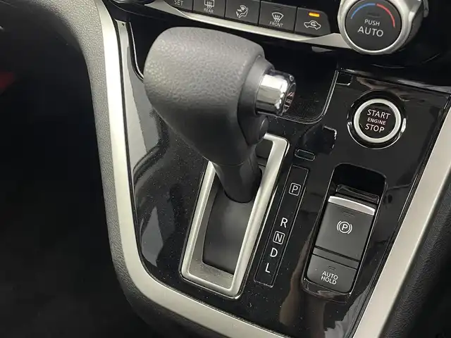 日産 セレナ ハイウェイスター プロパイロットED 大阪府 2017(平29)年 3.4万km ブリリアントホワイトパール 2トーン プロパイロット/エマージェンシーブレーキ/フリップダウンモニター/純正メモリナビ/　　CD/DVD/Bt/フルセグTV/バックカメラ/クルーズコントロール/両側パワースライドドア/LEDオートライト/フォグランプ/純正16インチアルミホイール/車線逸脱警報/車線逸脱防止支援システム/踏み間違い衝突防止アシスト/オートブレーキホールド/フロントバックソナー/アイドリングストップ/スマートキー/ビルトインETC