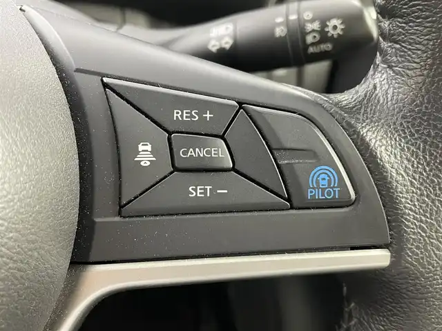 日産 セレナ ハイウェイスター プロパイロットED 大阪府 2017(平29)年 3.4万km ブリリアントホワイトパール 2トーン プロパイロット/エマージェンシーブレーキ/フリップダウンモニター/純正メモリナビ/　　CD/DVD/Bt/フルセグTV/バックカメラ/クルーズコントロール/両側パワースライドドア/LEDオートライト/フォグランプ/純正16インチアルミホイール/車線逸脱警報/車線逸脱防止支援システム/踏み間違い衝突防止アシスト/オートブレーキホールド/フロントバックソナー/アイドリングストップ/スマートキー/ビルトインETC