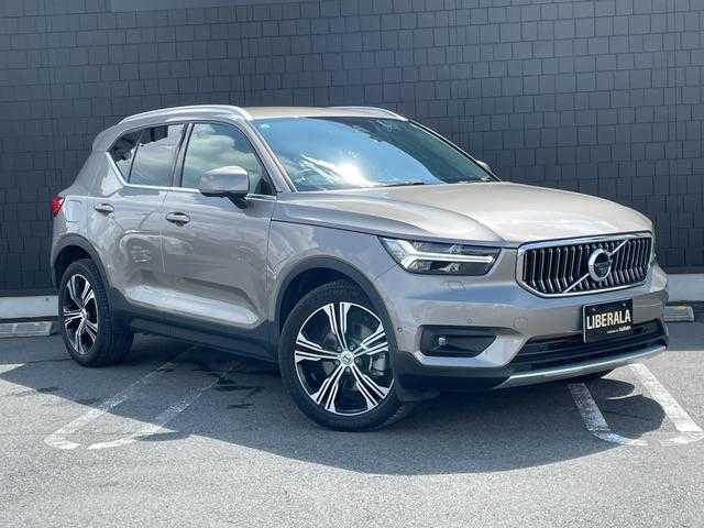 ボルボ ＸＣ４０ T4 AWD インスクリプション 埼玉県 2019(令1)年 6.6万km グレー 黒革シート　/ｈａｒｍａｎ／ｋａｒｄｏｎ　/純正ナビ　/３６０度カメラ　/地デジ　/カープレイ　/シートヒーター　/パワーシート　/ステアリングヒーター　/パワーバックドア　/ＡＣＣ　/ＬＫＡ　/ドライブレコーダー　/ＥＴＣ