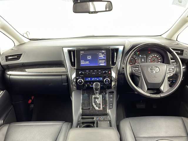 トヨタ アルファード S Cパッケージ 愛知県 2020(令2)年 3.1万km ホワイトパールクリスタルシャイン /禁煙車//純正9インチナビ//フルセグTV//ETC//バックカメラ//ツインムーンルーフ(フロントチルト&リヤ電動スライド)//トヨタセーフティセンス//プリクラッシュセーフティ//レーントレーシングアシスト//レーダークルーズコントロール//ロードサインアシスト//アダプティブハイビームシステム//発進遅れ告知//インテリジェントクリアランスソナー//パーキングサポートブレーキ//スーパーUV&IRカットガラス//ブラックエクステンション3眼LEDヘッドライト//オートライト//LEDフォグランプ//両側ワンタッチパワースライドドア//合皮+メタルウッド+スパッタリング内装//合皮シート//前席パワーシート(快適温熱+ベンチレーション付)//運転席ポジションメモリー//2列目エグゼクティブパワーシート//2列目パワーオットマン//3列目スペースアップシート//本革コンビステア//ステアスイッチ//ステアヒーター//プッシュスタート//電動格納ミラーウィンカー//電子パーキングブレーキ//ブレーキホールド//イモビライザー