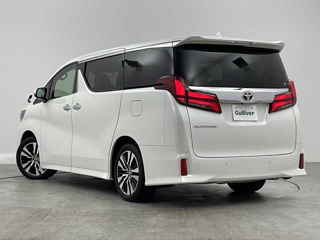 トヨタ アルファード S Cパッケージ 愛知県 2020(令2)年 3.1万km ホワイトパールクリスタルシャイン /禁煙車//純正9インチナビ//フルセグTV//ETC//バックカメラ//ツインムーンルーフ(フロントチルト&リヤ電動スライド)//トヨタセーフティセンス//プリクラッシュセーフティ//レーントレーシングアシスト//レーダークルーズコントロール//ロードサインアシスト//アダプティブハイビームシステム//発進遅れ告知//インテリジェントクリアランスソナー//パーキングサポートブレーキ//スーパーUV&IRカットガラス//ブラックエクステンション3眼LEDヘッドライト//オートライト//LEDフォグランプ//両側ワンタッチパワースライドドア//合皮+メタルウッド+スパッタリング内装//合皮シート//前席パワーシート(快適温熱+ベンチレーション付)//運転席ポジションメモリー//2列目エグゼクティブパワーシート//2列目パワーオットマン//3列目スペースアップシート//本革コンビステア//ステアスイッチ//ステアヒーター//プッシュスタート//電動格納ミラーウィンカー//電子パーキングブレーキ//ブレーキホールド//イモビライザー