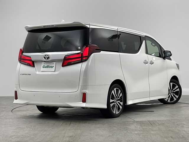 トヨタ アルファード S Cパッケージ 愛知県 2020(令2)年 3.1万km ホワイトパールクリスタルシャイン /禁煙車//純正9インチナビ//フルセグTV//ETC//バックカメラ//ツインムーンルーフ(フロントチルト&リヤ電動スライド)//トヨタセーフティセンス//プリクラッシュセーフティ//レーントレーシングアシスト//レーダークルーズコントロール//ロードサインアシスト//アダプティブハイビームシステム//発進遅れ告知//インテリジェントクリアランスソナー//パーキングサポートブレーキ//スーパーUV&IRカットガラス//ブラックエクステンション3眼LEDヘッドライト//オートライト//LEDフォグランプ//両側ワンタッチパワースライドドア//合皮+メタルウッド+スパッタリング内装//合皮シート//前席パワーシート(快適温熱+ベンチレーション付)//運転席ポジションメモリー//2列目エグゼクティブパワーシート//2列目パワーオットマン//3列目スペースアップシート//本革コンビステア//ステアスイッチ//ステアヒーター//プッシュスタート//電動格納ミラーウィンカー//電子パーキングブレーキ//ブレーキホールド//イモビライザー
