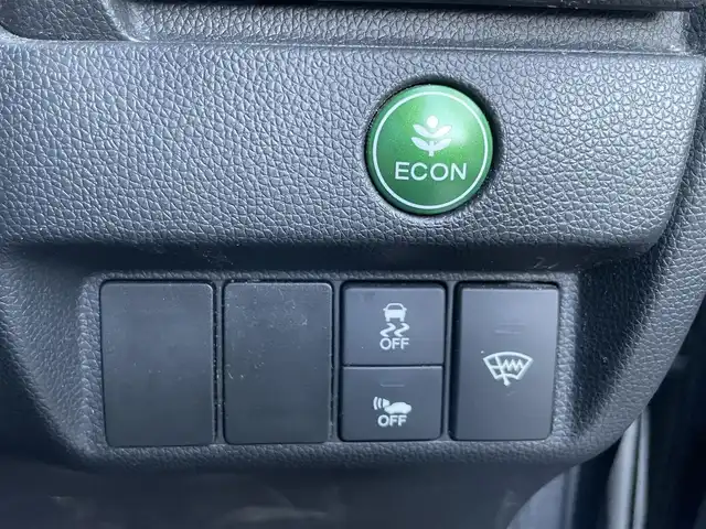 ホンダ フィット ハイブリット Lパッケージ 岩手県 2014(平26)年 9.2万km クリスタルブラックパール 純正メモリーナビ/（フルセグTV/CD/DVD/Bluetooth）/バックカメラ/クルーズコントロール/ステアリングリモコン/フロントワイパーデアイサー/電動格納ミラー/LEDヘッドライト/純正フロアマット/ドアバイザー