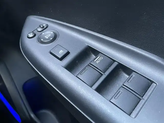 ホンダ フィット ハイブリット Lパッケージ 岩手県 2014(平26)年 9.2万km クリスタルブラックパール 純正メモリーナビ/（フルセグTV/CD/DVD/Bluetooth）/バックカメラ/クルーズコントロール/ステアリングリモコン/フロントワイパーデアイサー/電動格納ミラー/LEDヘッドライト/純正フロアマット/ドアバイザー