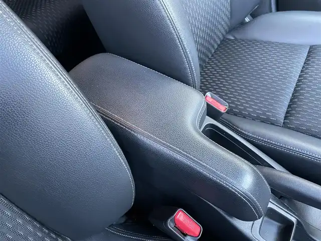 ホンダ フィット ハイブリット Lパッケージ 岩手県 2014(平26)年 9.2万km クリスタルブラックパール 純正メモリーナビ/（フルセグTV/CD/DVD/Bluetooth）/バックカメラ/クルーズコントロール/ステアリングリモコン/フロントワイパーデアイサー/電動格納ミラー/LEDヘッドライト/純正フロアマット/ドアバイザー