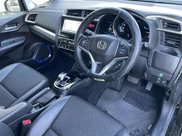 ホンダ フィット ハイブリット Lパッケージ 岩手県 2014(平26)年 9.2万km クリスタルブラックパール 純正メモリーナビ/（フルセグTV/CD/DVD/Bluetooth）/バックカメラ/クルーズコントロール/ステアリングリモコン/フロントワイパーデアイサー/電動格納ミラー/LEDヘッドライト/純正フロアマット/ドアバイザー