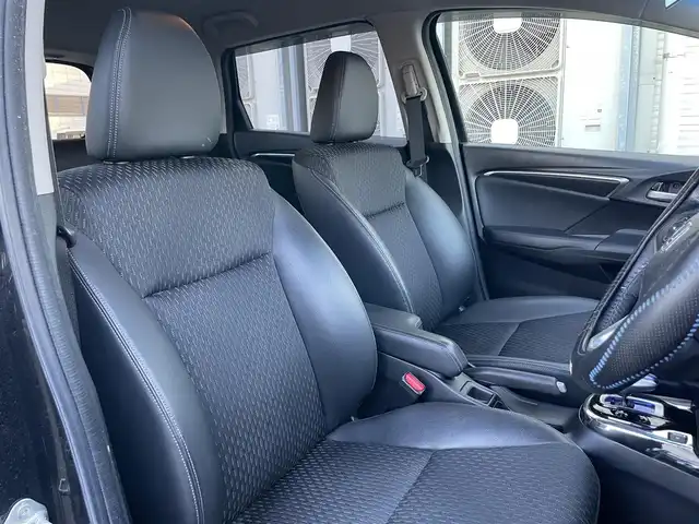 ホンダ フィット ハイブリット Lパッケージ 岩手県 2014(平26)年 9.2万km クリスタルブラックパール 純正メモリーナビ/（フルセグTV/CD/DVD/Bluetooth）/バックカメラ/クルーズコントロール/ステアリングリモコン/フロントワイパーデアイサー/電動格納ミラー/LEDヘッドライト/純正フロアマット/ドアバイザー