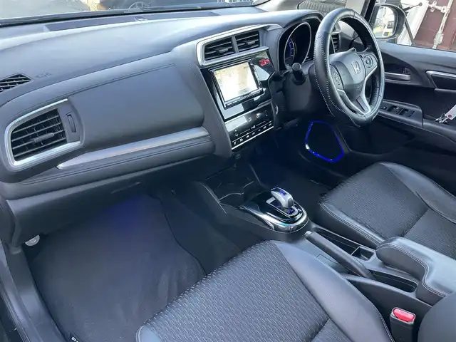 ホンダ フィット ハイブリット Lパッケージ 岩手県 2014(平26)年 9.2万km クリスタルブラックパール 純正メモリーナビ/（フルセグTV/CD/DVD/Bluetooth）/バックカメラ/クルーズコントロール/ステアリングリモコン/フロントワイパーデアイサー/電動格納ミラー/LEDヘッドライト/純正フロアマット/ドアバイザー