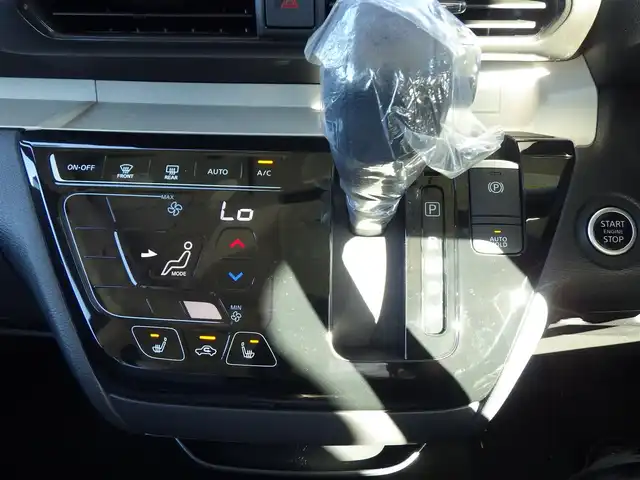 三菱 デリカミニ T プレミアム 千葉県 2025(令7)年 0.1千km 緑Ⅱ T　PREMIUM　9型ディスプレイオーディオ（121/330）　サイドデカール（33440）/e-Assist/・衝突被害軽減ブレーキシステム（FCM）/・車線逸脱警報システム（LDW）/・誤発進抑制機能（前進＆後退時）（UMS）/・レーダークルーズコントロールシステム（ACC）/・オートマチックハイビーム[AHB]/マイパイロット/デジタルインナーミラー/ハンズフリー両側パワースライドドア/ハーフレザーシート/前席シートヒーター/ディスプレイオーディオ/【Bluetooth接続】/【Apple CarPlay　Android Auto対応】/マルチアラウンドモニター/革巻きステアリング/ステアリングヒーター/ステアリングスイッチ/LEDヘッドライト/フォグライト/純正15インチアルミホイル/サイド/カーテンエアバッグ/キーレスオペレーションシステム