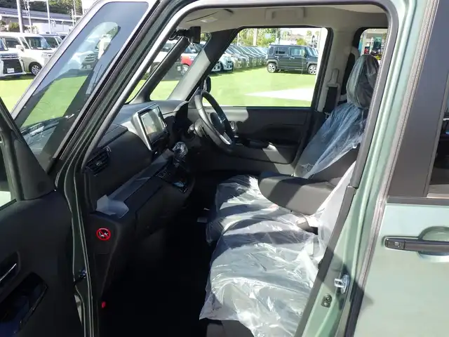 三菱 デリカミニ T プレミアム 千葉県 2025(令7)年 0.1千km 緑Ⅱ T　PREMIUM　9型ディスプレイオーディオ（121/330）　サイドデカール（33440）/e-Assist/・衝突被害軽減ブレーキシステム（FCM）/・車線逸脱警報システム（LDW）/・誤発進抑制機能（前進＆後退時）（UMS）/・レーダークルーズコントロールシステム（ACC）/・オートマチックハイビーム[AHB]/マイパイロット/デジタルインナーミラー/ハンズフリー両側パワースライドドア/ハーフレザーシート/前席シートヒーター/ディスプレイオーディオ/【Bluetooth接続】/【Apple CarPlay　Android Auto対応】/マルチアラウンドモニター/革巻きステアリング/ステアリングヒーター/ステアリングスイッチ/LEDヘッドライト/フォグライト/純正15インチアルミホイル/サイド/カーテンエアバッグ/キーレスオペレーションシステム