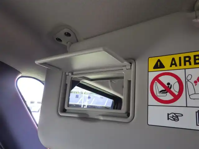 三菱 デリカミニ T プレミアム 千葉県 2025(令7)年 0.1千km 緑Ⅱ T　PREMIUM　9型ディスプレイオーディオ（121/330）　サイドデカール（33440）/e-Assist/・衝突被害軽減ブレーキシステム（FCM）/・車線逸脱警報システム（LDW）/・誤発進抑制機能（前進＆後退時）（UMS）/・レーダークルーズコントロールシステム（ACC）/・オートマチックハイビーム[AHB]/マイパイロット/デジタルインナーミラー/ハンズフリー両側パワースライドドア/ハーフレザーシート/前席シートヒーター/ディスプレイオーディオ/【Bluetooth接続】/【Apple CarPlay　Android Auto対応】/マルチアラウンドモニター/革巻きステアリング/ステアリングヒーター/ステアリングスイッチ/LEDヘッドライト/フォグライト/純正15インチアルミホイル/サイド/カーテンエアバッグ/キーレスオペレーションシステム