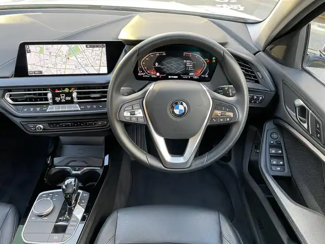 ＢＭＷ ＢＭＷ １１８ｄ プレイ エディションジョイ+ 静岡県 2021(令3)年 2.2万km アルピンホワイトⅢ ドライバーアシスタンス　/ＡＣＣ　/ＰＤＣ　/本革シート　/ＰＷシート　/シートヒーター　 /PWリアゲート /iDriveナビ/Ｂカメラ  /OP17インチAW /純正前後ドラレコ  /LEDヘッドライト/オートハイビーム/スペアキー/保証書/取説