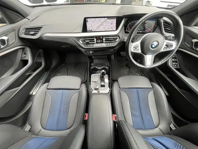 ＢＭＷ ＢＭＷ １１８ｄ Mスポーツ 静岡県 2022(令4)年 2.5万km 黒 メモリー付パワーシート/iDrive/(Bluetooth/AppliCarPlay/USB/AM/FM)/インテリジェントセーフティー/ACC/DSC/ワイヤレスチャージング/バックカメラ/コンフォートアクセス/LEDライト/純正18インチアルミホイール/ETC/ドライブレコーダー/取扱説明書