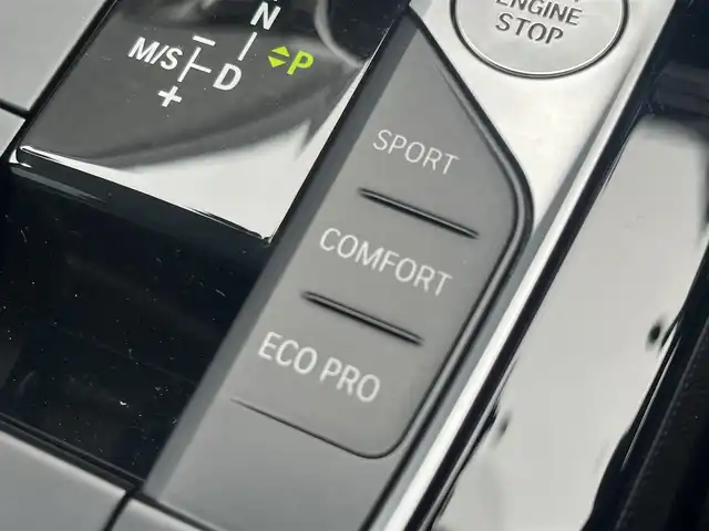 ＢＭＷ ＢＭＷ １１８ｄ Mスポーツ 静岡県 2022(令4)年 2.5万km 黒 メモリー付パワーシート/iDrive/(Bluetooth/AppliCarPlay/USB/AM/FM)/インテリジェントセーフティー/ACC/DSC/ワイヤレスチャージング/バックカメラ/コンフォートアクセス/LEDライト/純正18インチアルミホイール/ETC/ドライブレコーダー/取扱説明書