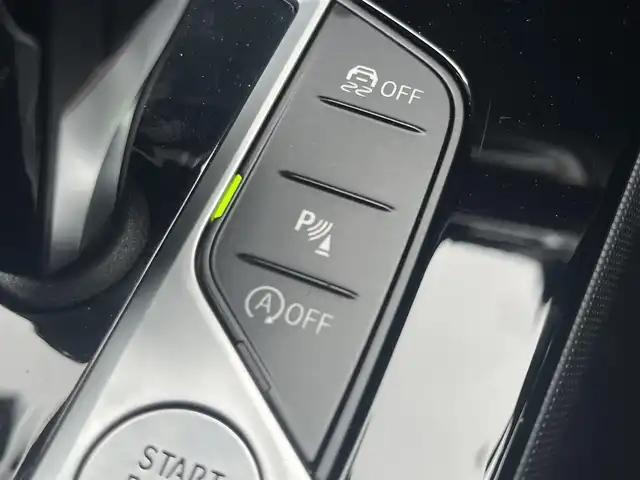 ＢＭＷ ＢＭＷ １１８ｄ Mスポーツ 静岡県 2022(令4)年 2.5万km 黒 メモリー付パワーシート/iDrive/(Bluetooth/AppliCarPlay/USB/AM/FM)/インテリジェントセーフティー/ACC/DSC/ワイヤレスチャージング/バックカメラ/コンフォートアクセス/LEDライト/純正18インチアルミホイール/ETC/ドライブレコーダー/取扱説明書
