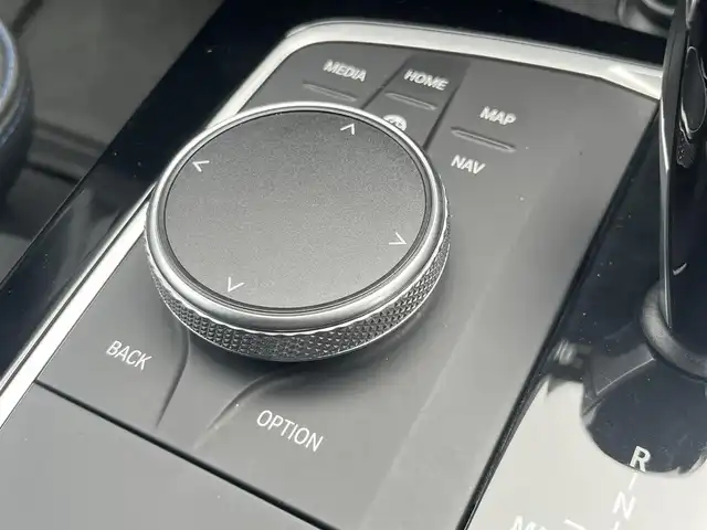 ＢＭＷ ＢＭＷ １１８ｄ Mスポーツ 静岡県 2022(令4)年 2.5万km 黒 メモリー付パワーシート/iDrive/(Bluetooth/AppliCarPlay/USB/AM/FM)/インテリジェントセーフティー/ACC/DSC/ワイヤレスチャージング/バックカメラ/コンフォートアクセス/LEDライト/純正18インチアルミホイール/ETC/ドライブレコーダー/取扱説明書