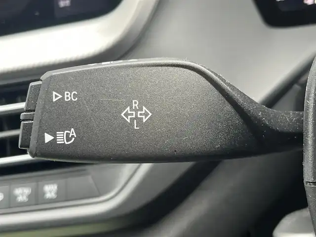 ＢＭＷ ＢＭＷ １１８ｄ Mスポーツ 静岡県 2022(令4)年 2.5万km 黒 メモリー付パワーシート/iDrive/(Bluetooth/AppliCarPlay/USB/AM/FM)/インテリジェントセーフティー/ACC/DSC/ワイヤレスチャージング/バックカメラ/コンフォートアクセス/LEDライト/純正18インチアルミホイール/ETC/ドライブレコーダー/取扱説明書