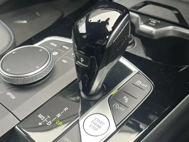 ＢＭＷ ＢＭＷ １１８ｄ Mスポーツ 静岡県 2022(令4)年 2.5万km 黒 メモリー付パワーシート/iDrive/(Bluetooth/AppliCarPlay/USB/AM/FM)/インテリジェントセーフティー/ACC/DSC/ワイヤレスチャージング/バックカメラ/コンフォートアクセス/LEDライト/純正18インチアルミホイール/ETC/ドライブレコーダー/取扱説明書