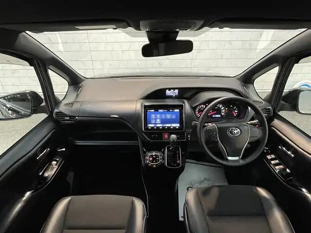 トヨタ ノア Si ダブルバイビーⅡ 福岡県 2019(令1)年 3.5万km ブラック 純正９型ＳＤナビ（フルセグＴＶ／ＣＤ／ＤＶＤ／ＢＴ）トヨタセーフティー純正フリップダウンモニター両側パワスラクルーズコントロールUSBポート純正LEDヘッドライトオートライト純正フロアマット純正16インチアルミホイールETCプッシュスタート