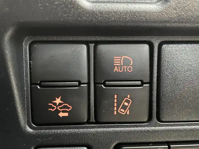 トヨタ ノア Si ダブルバイビーⅡ 福岡県 2019(令1)年 3.5万km ブラック 純正９型ＳＤナビ（フルセグＴＶ／ＣＤ／ＤＶＤ／ＢＴ）トヨタセーフティー純正フリップダウンモニター両側パワスラクルーズコントロールUSBポート純正LEDヘッドライトオートライト純正フロアマット純正16インチアルミホイールETCプッシュスタート