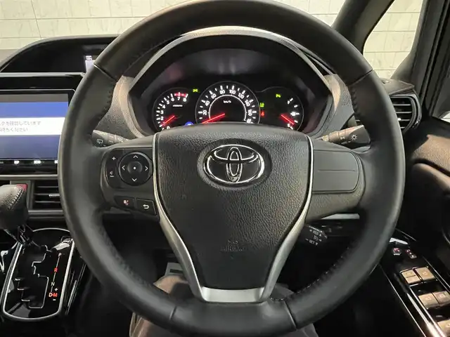 トヨタ ノア Si ダブルバイビーⅡ 福岡県 2019(令1)年 3.5万km ブラック 純正９型ＳＤナビ（フルセグＴＶ／ＣＤ／ＤＶＤ／ＢＴ）トヨタセーフティー純正フリップダウンモニター両側パワスラクルーズコントロールUSBポート純正LEDヘッドライトオートライト純正フロアマット純正16インチアルミホイールETCプッシュスタート