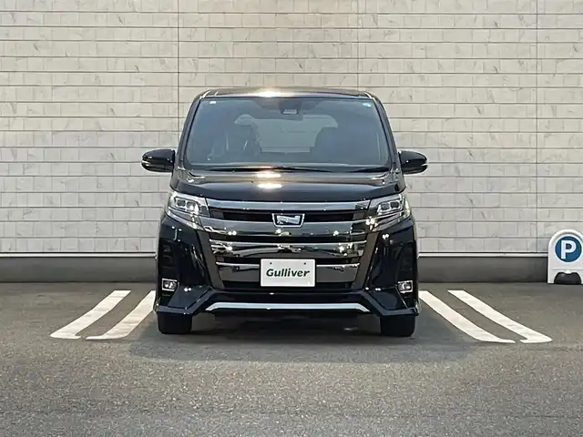 トヨタ ノア Si ダブルバイビーⅡ 福岡県 2019(令1)年 3.5万km ブラック 純正９型ＳＤナビ（フルセグＴＶ／ＣＤ／ＤＶＤ／ＢＴ）トヨタセーフティー純正フリップダウンモニター両側パワスラクルーズコントロールUSBポート純正LEDヘッドライトオートライト純正フロアマット純正16インチアルミホイールETCプッシュスタート